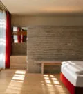 Zimmerdetail im vigilius mountain resort mit offenem Bad