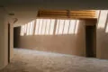 dettaglio architettonico interno con legno e argilla al vigilius mountain resort